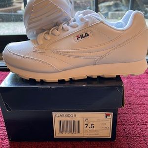 Ladies FILA sneakers brand new in box.